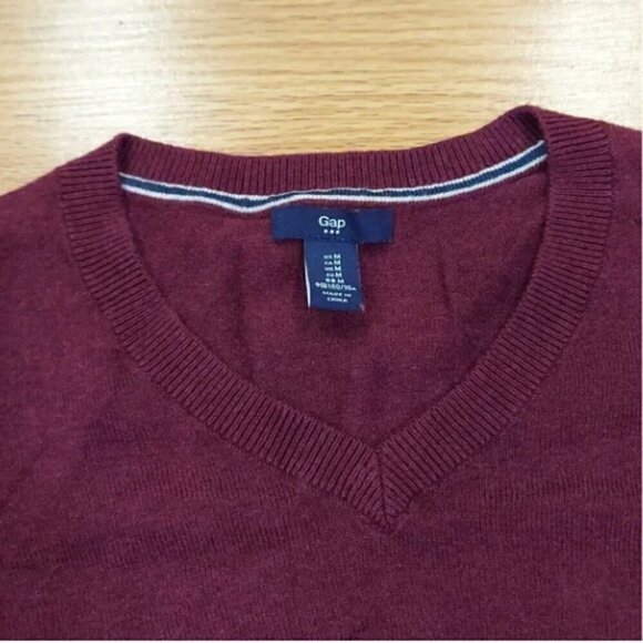 GAP men's  Pullover Maroon Burgundy Red Size M cotton crew neck.fall. spring win - Picture 2 of 5